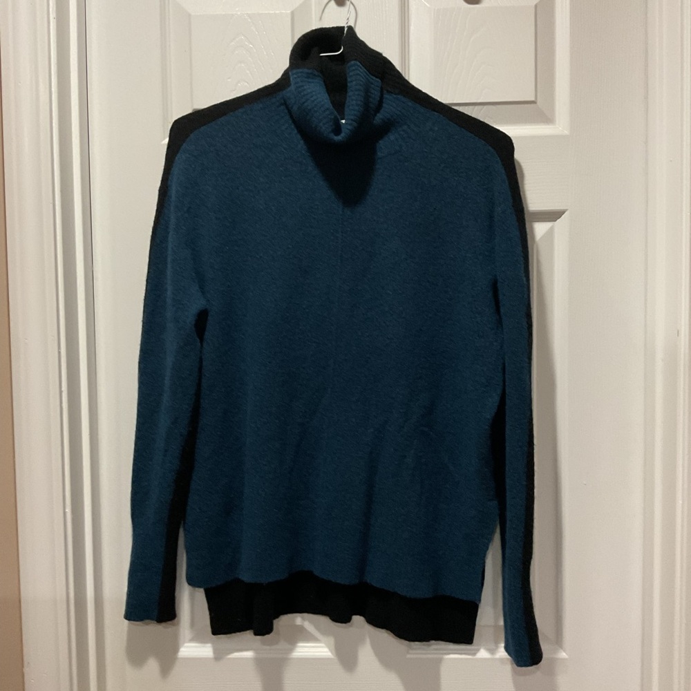 Athleta Women's Teal and Black Turtleneck Sweater